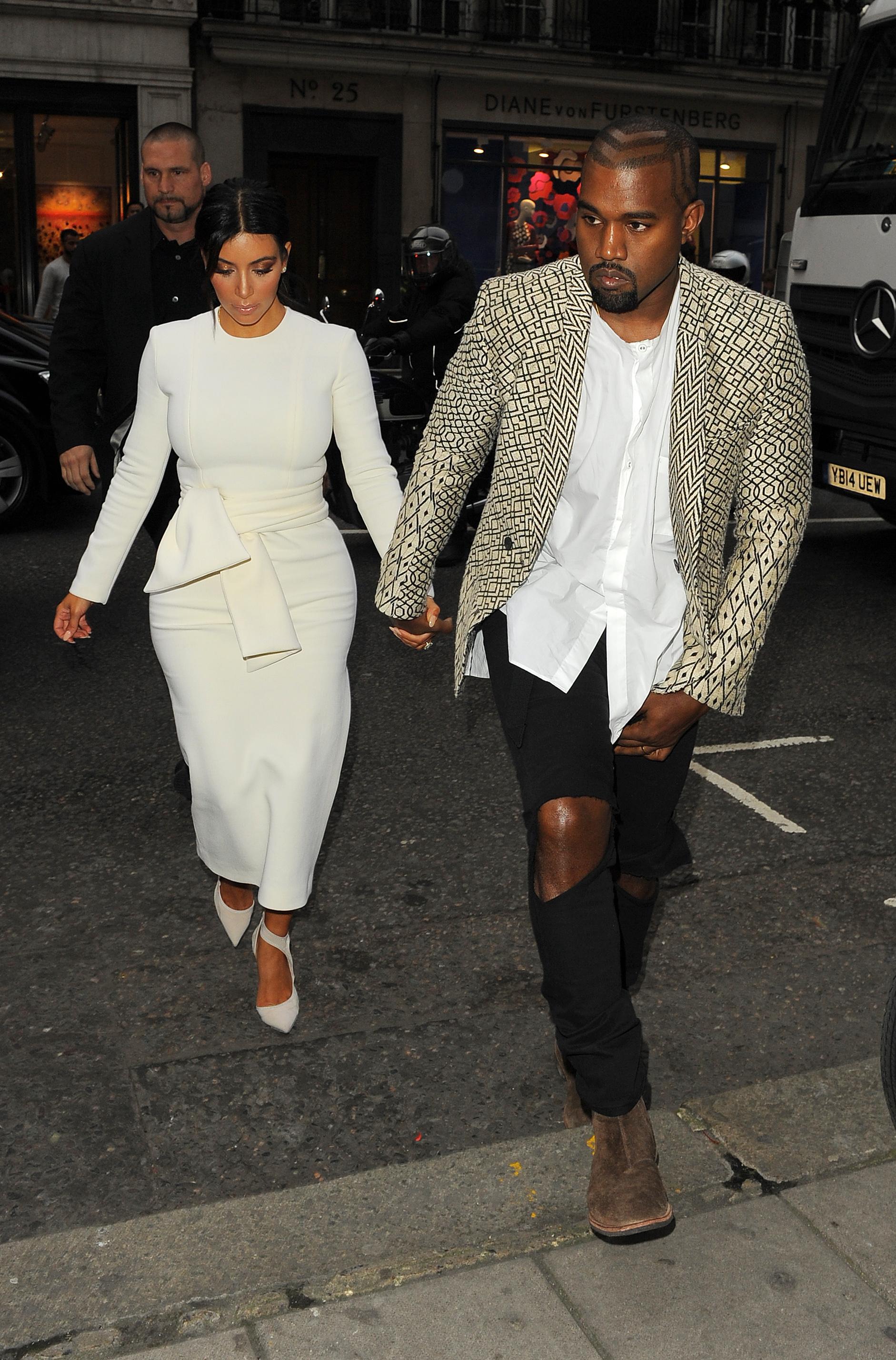 Kim Kardashian and Kanye West dine at Hakkasan