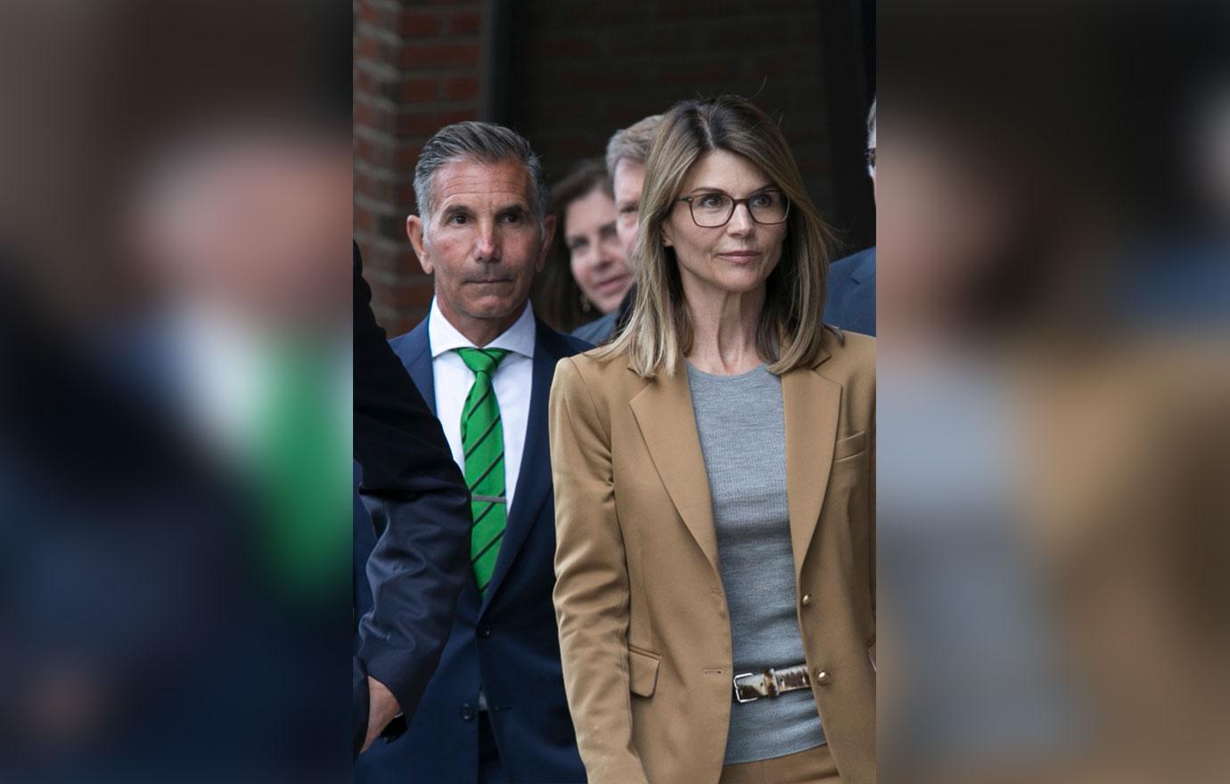 Lori Loughlin At Court Felicity Huffman Prison College Admissions Case Sentencing