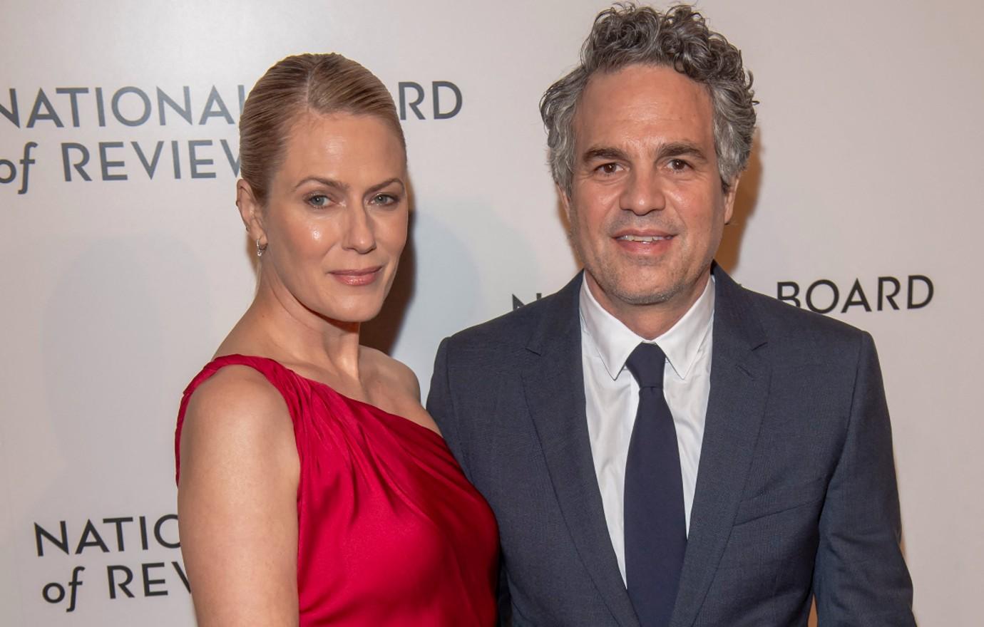 mark ruffalo recalls telling wife brain tumor after child born