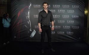 2011__04__chris_hemsworth_april13_250 300×187.jpg