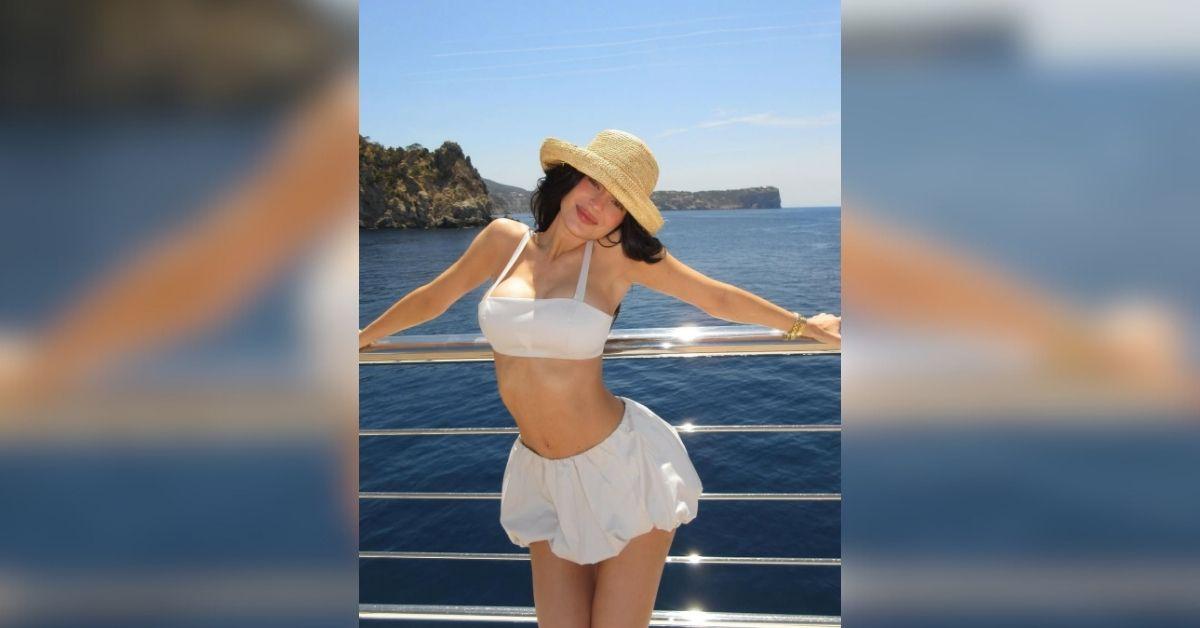 kylie jenner sultriest bikini photos