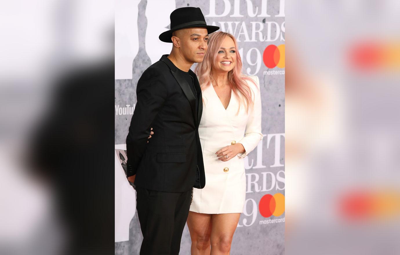 Spice Girl Emma Bunton Accidentally Sent Mom A Topless Selfie(02)