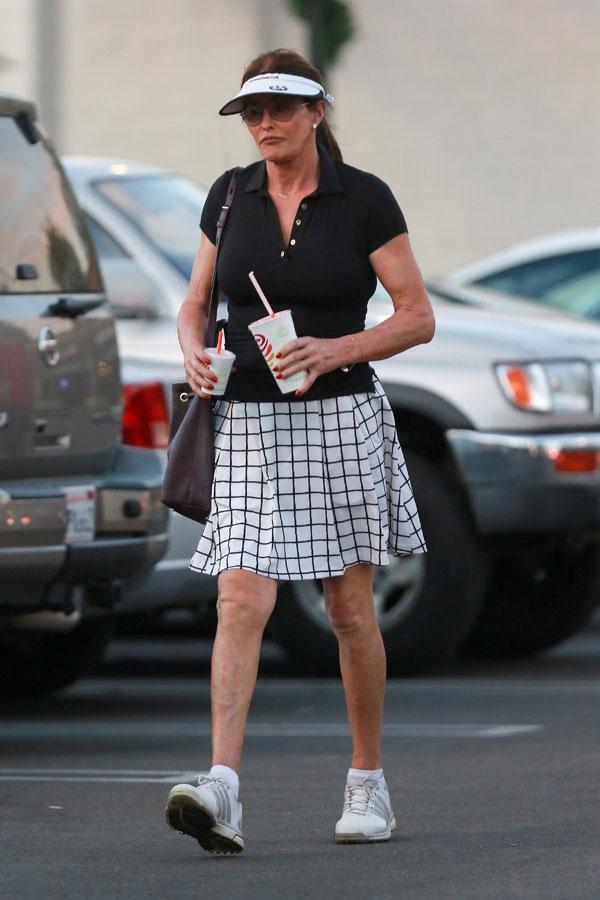 caitlyn jenner surgery knee lift legs