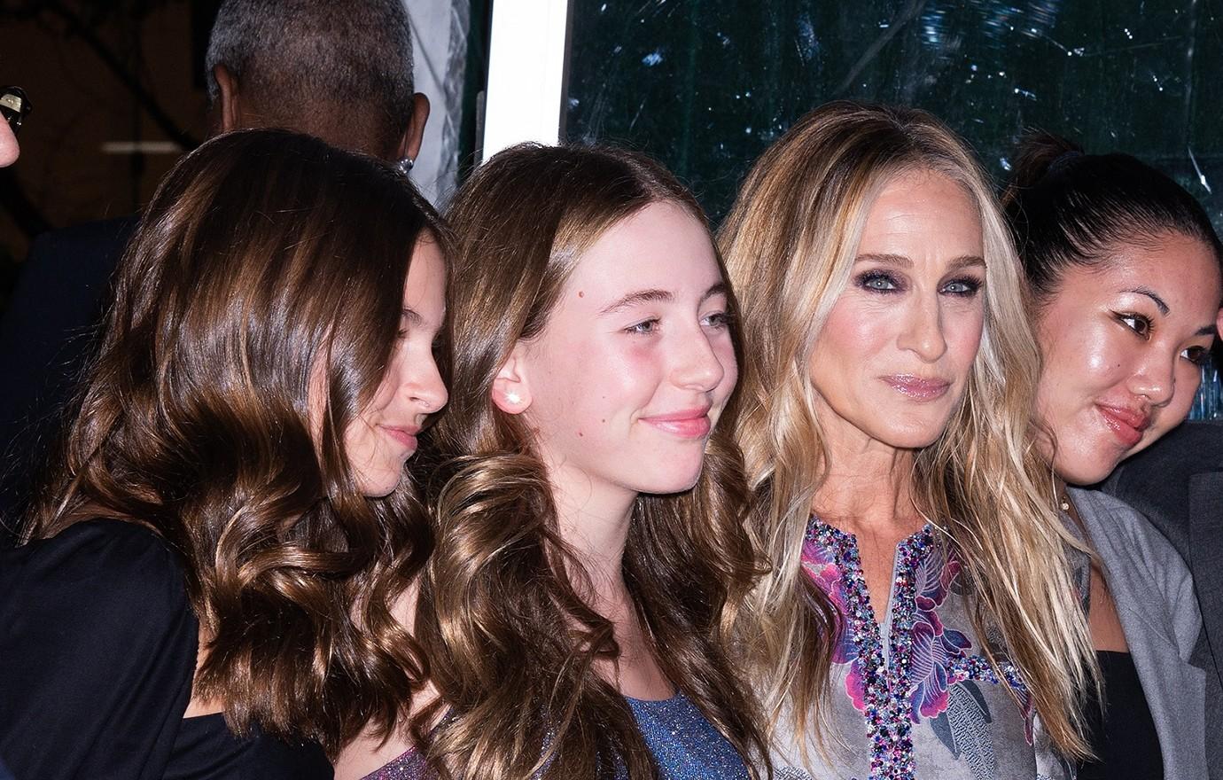 sarah jessica parker twin daughters hocus pocus  premiere