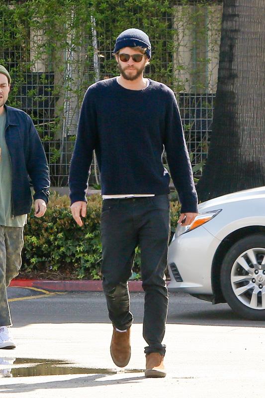 *EXCLUSIVE* Miley Cyrus and Liam Hemsworth lunch at Ollo in Malibu