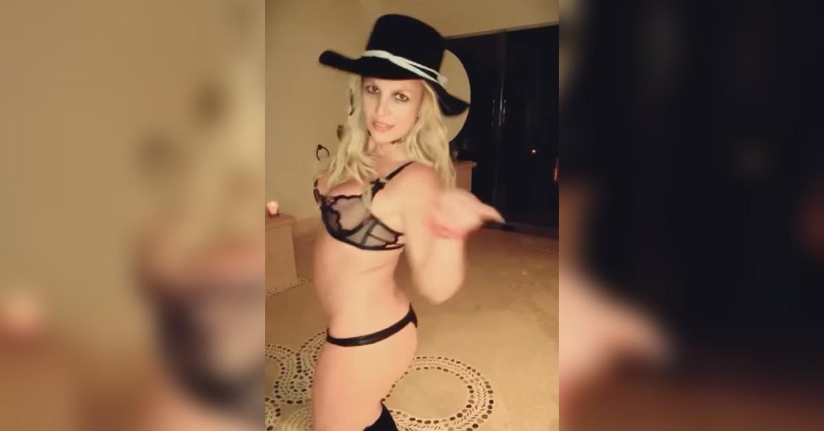 britney spears reveals private part seductive valentines dance video