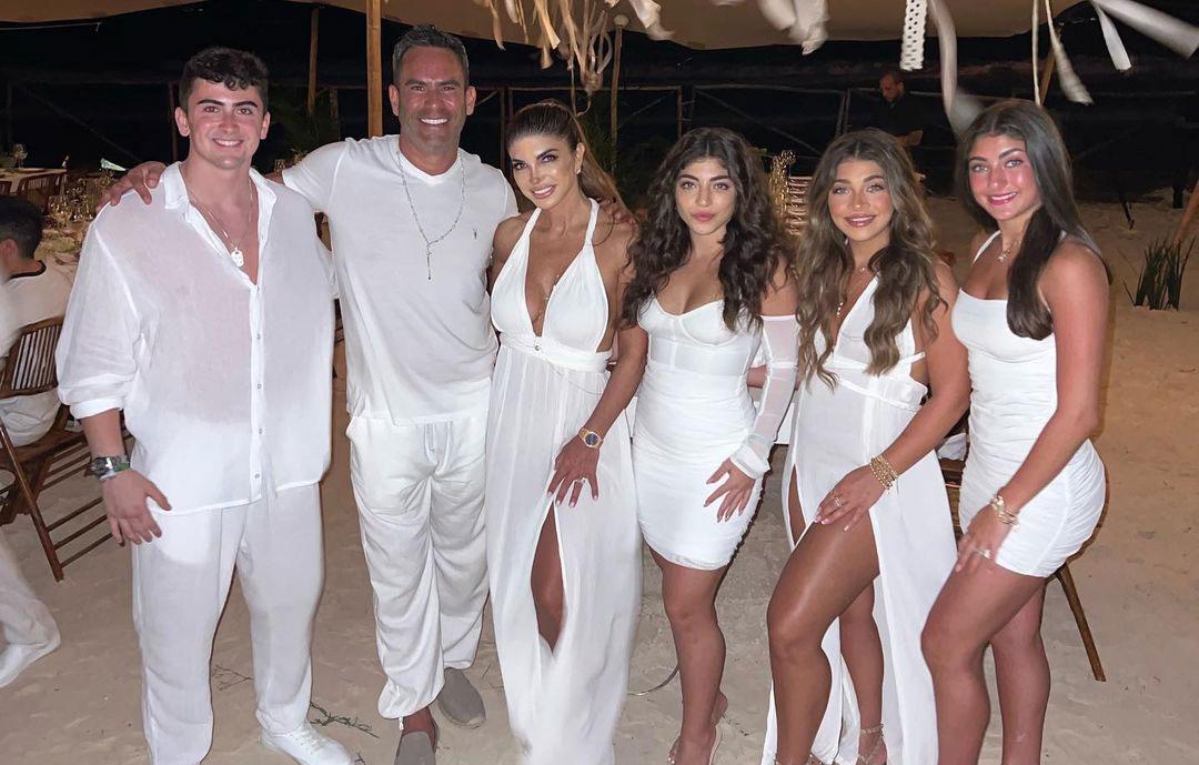 Teresa Giudice Flaunts Her Bikini Body While In Mexico: Photos