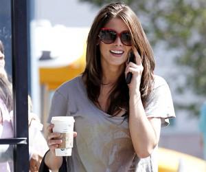 2010__05__Ashley_Greene_May11_04main 300&#215;250.jpg