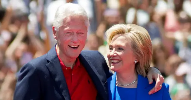 bill clinton accused mocking hillary clinton  campaignpp