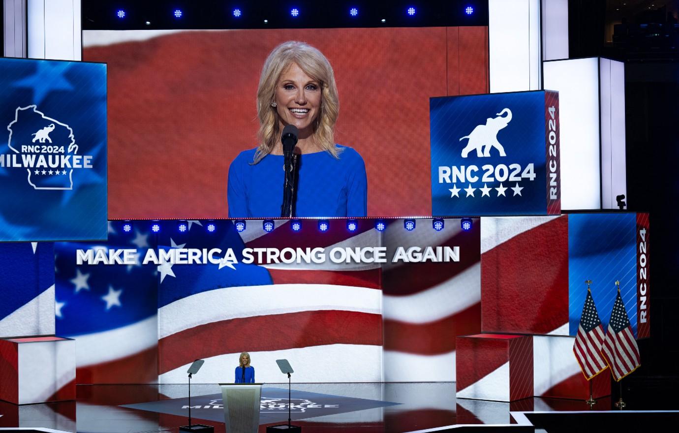 claudia kellyanne conway bond democratic national convention feud