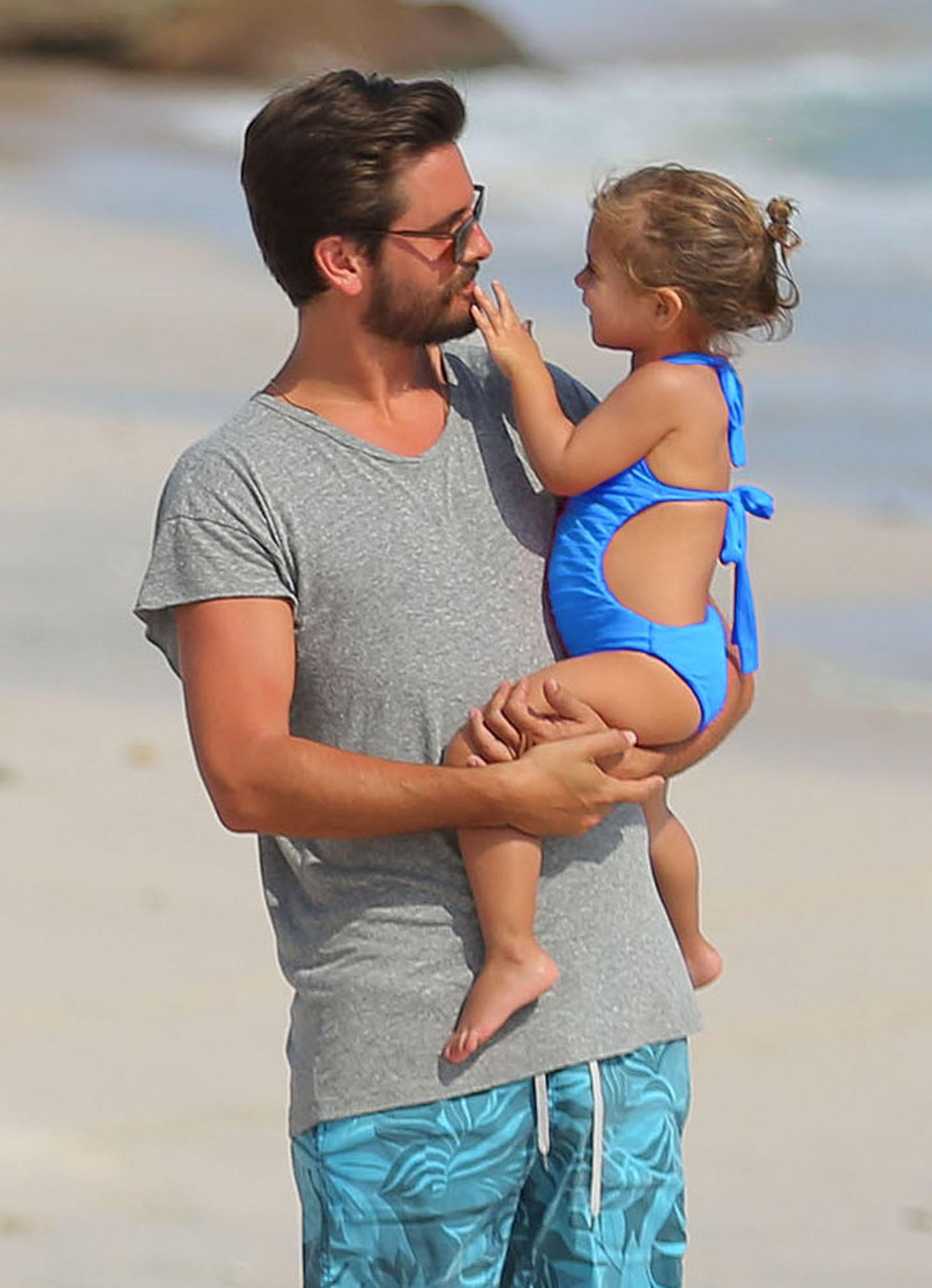 EXCLUSIVE: **PREMIUM EXCLUSIVE RATES, STRICTLY NO WEB UNTIL 10AM PST 16TH MAY 2015** Kourtney Kardashian, Scott Disick and daughter Penelope enjoy a day at the beach while on vacation at Casa Aramara in Punta Mita, Mexico. Pictures taken May 9th 2015