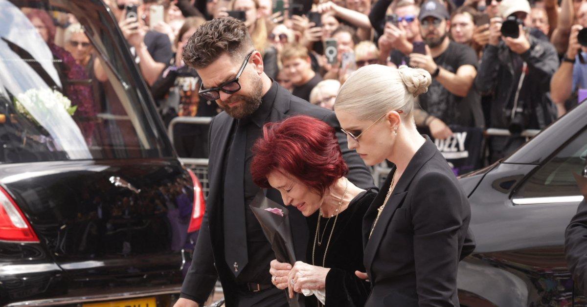 Image of Sharon Osbourne broke down in tears at the procession.