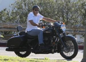 2010__12__281_Clooney_George_121310 300×218.jpg