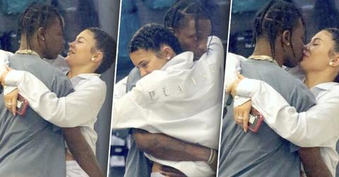 Kylie jenner travis scott pda kiss