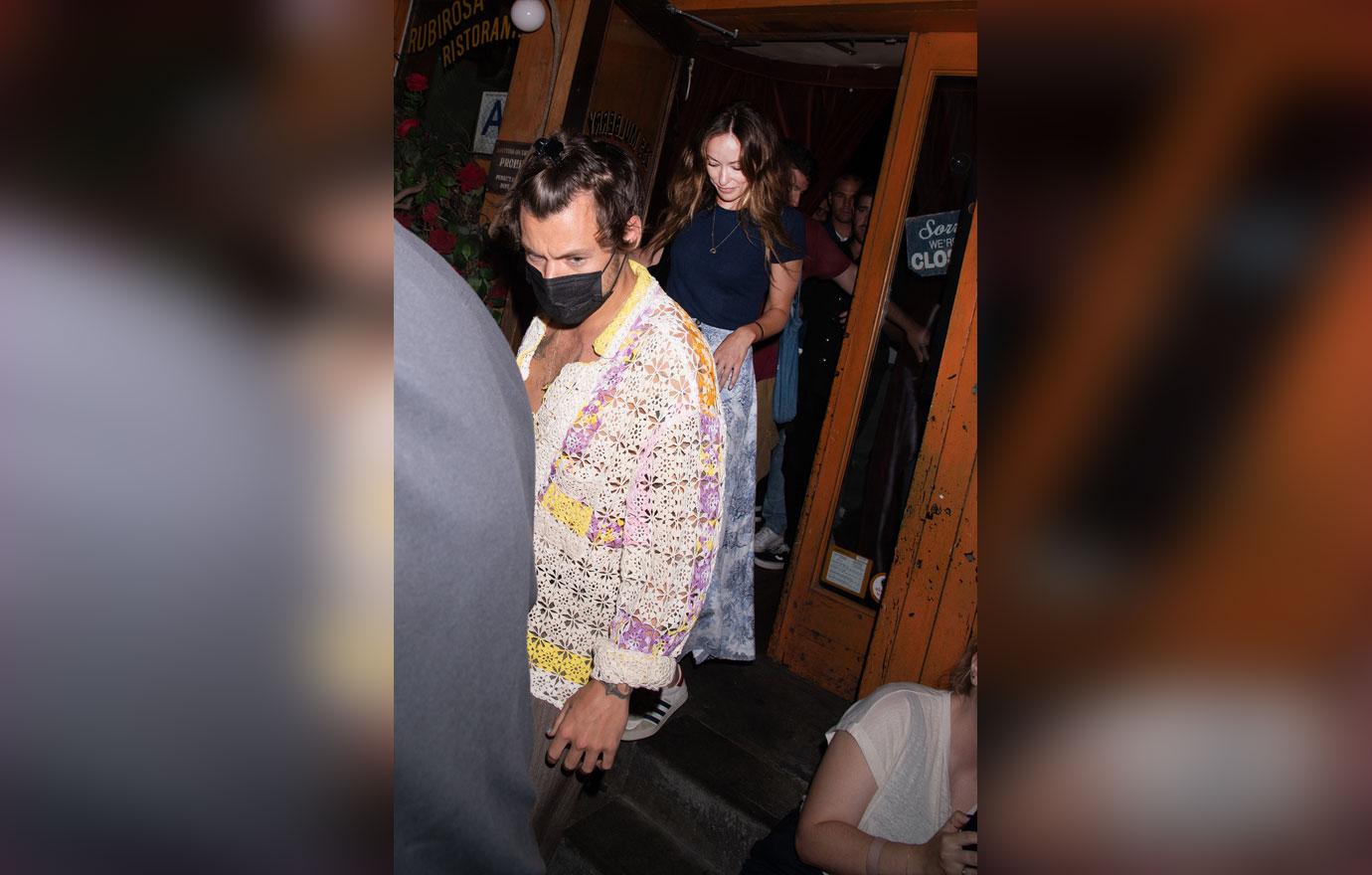 harry styles olivia wilde pack on the pda during rare date night in nyc