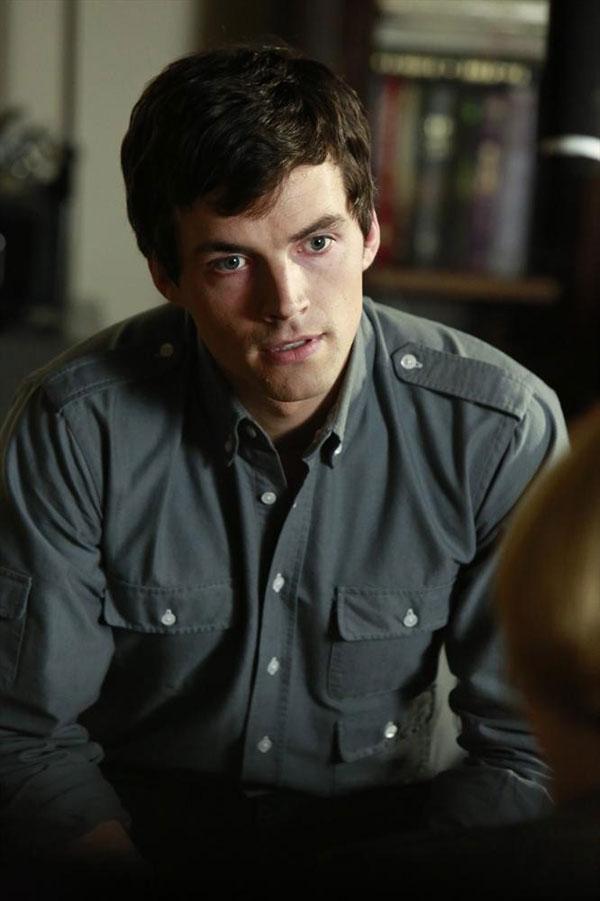 Ian Harding 1