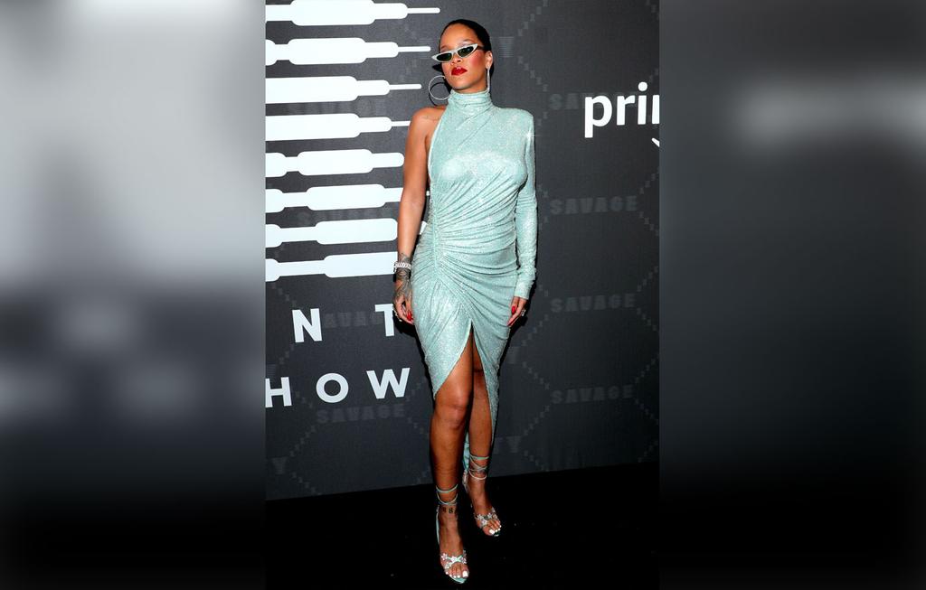 Lizzo Sings, Twerks & Plays The Flute In Front Of Sold Out Crowd In Miami