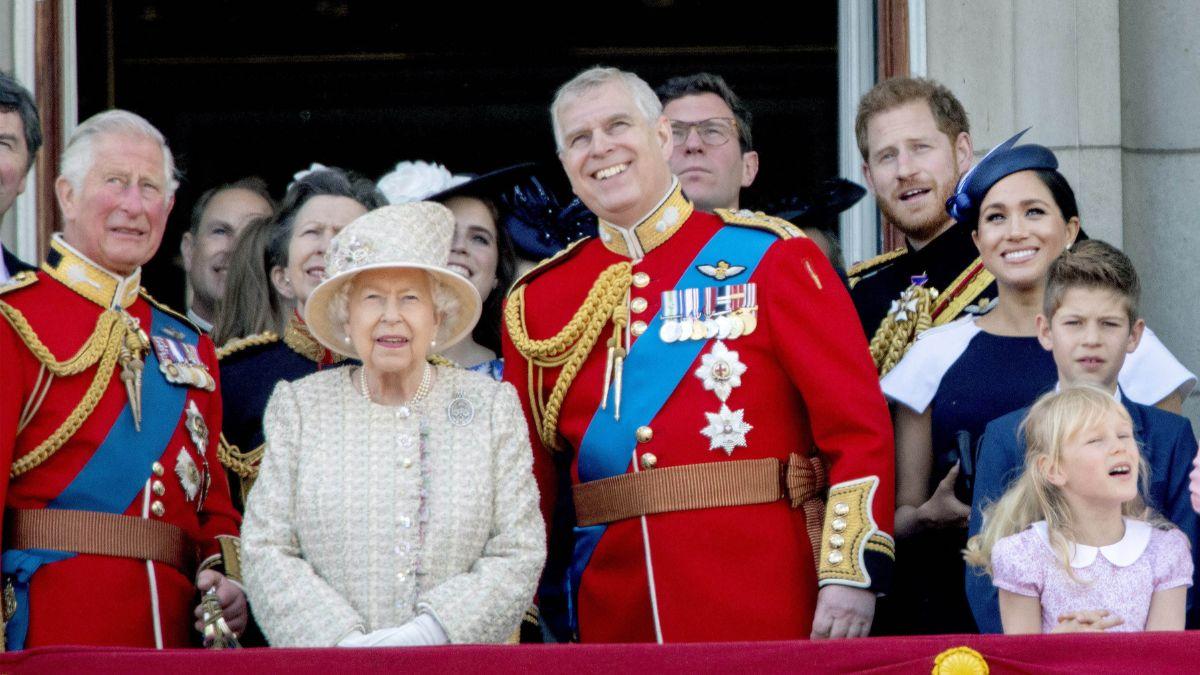image of Queen Elizabeth allegedly allowed Ex-Prince Andrew to retain his titles amid his scandal. 