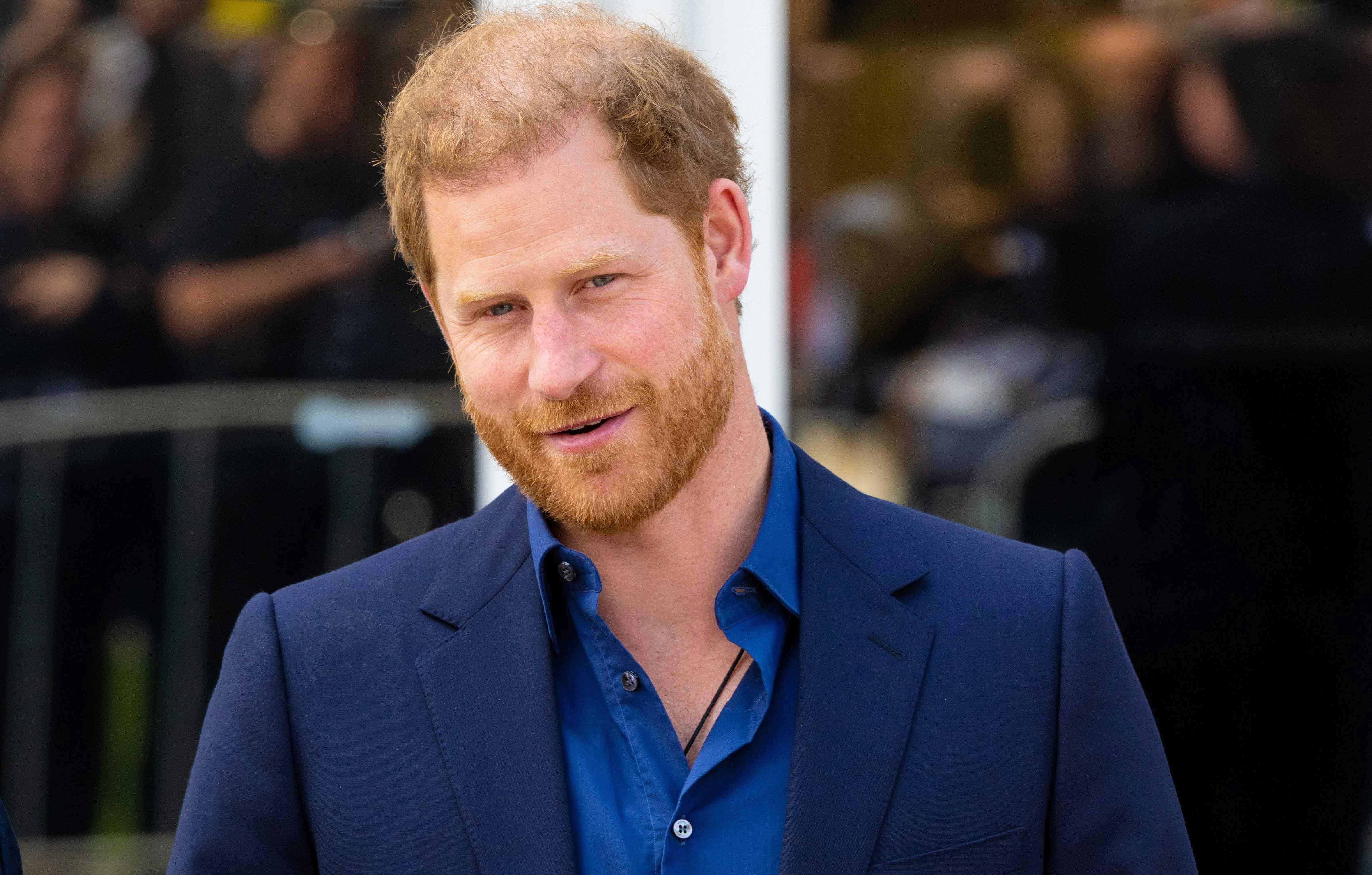 fans slam prince harry skipping live appearance pre taping late show