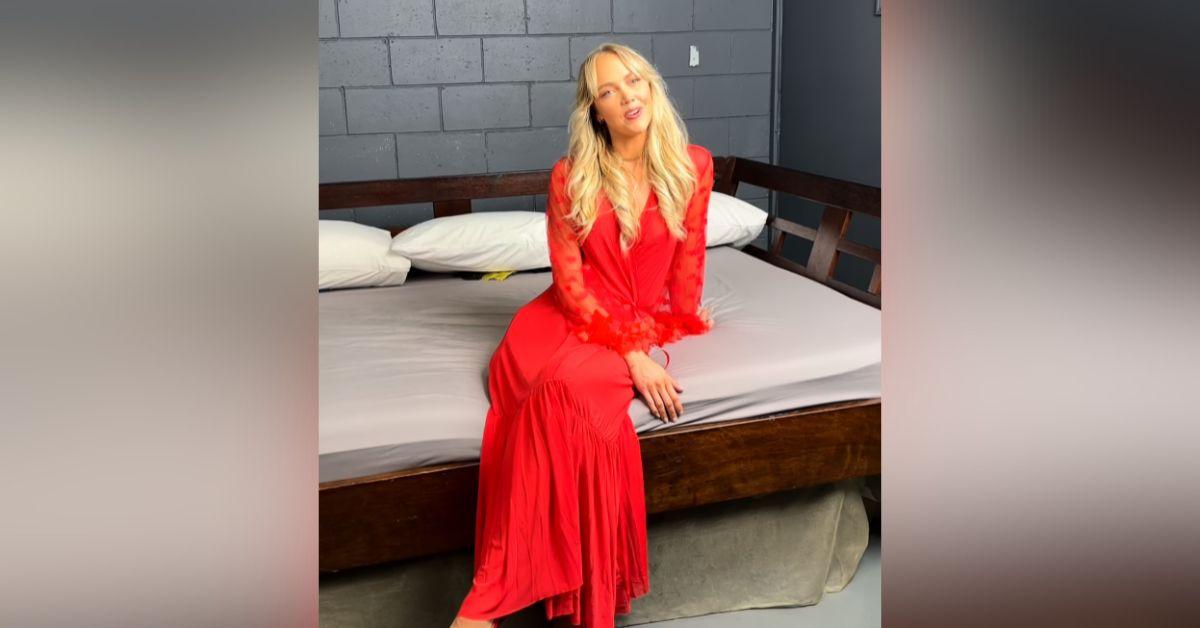 onlyfans annie knight bleeding hospital sleeping men not doing well