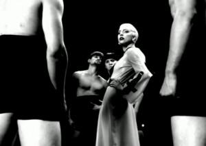 2010__06__lady_gaga_june2_mb 300×213.jpg