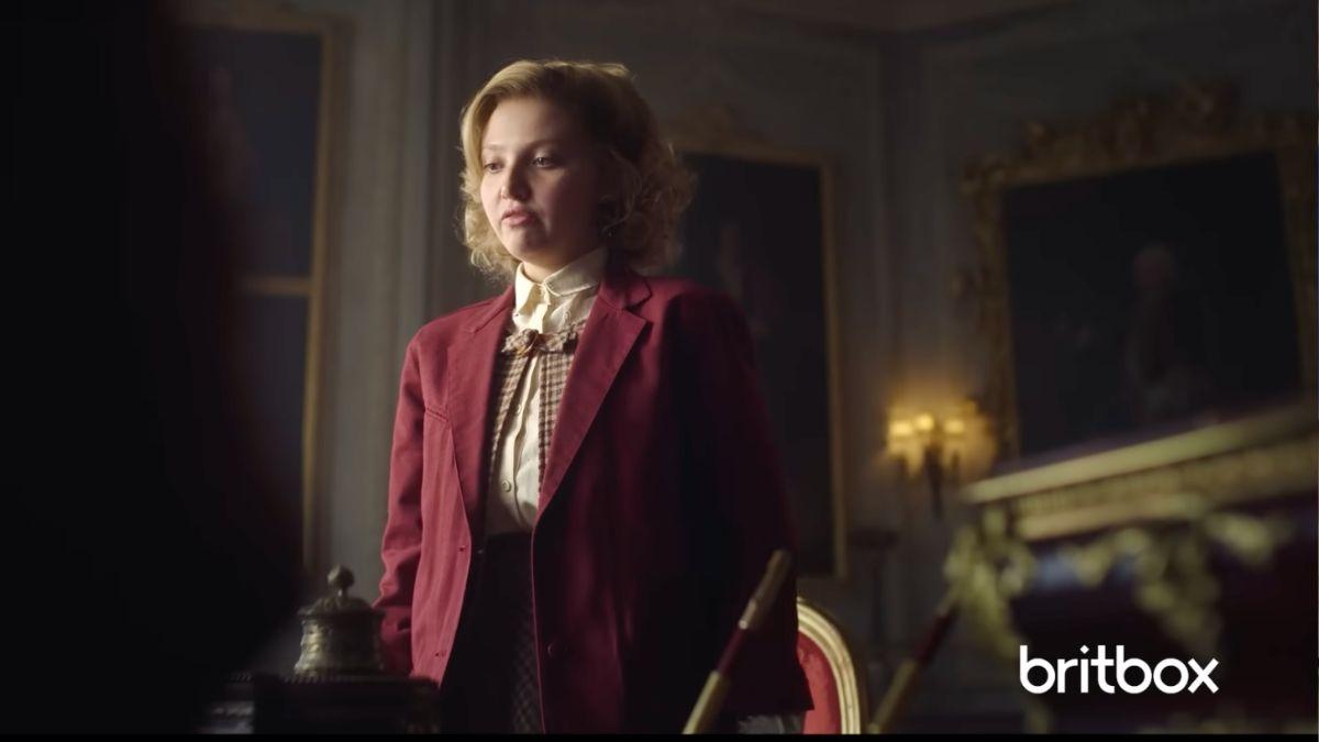 image of Mia McKenna-Bruce 