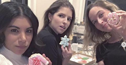Anna Kendrick xmas selfie with two friends
