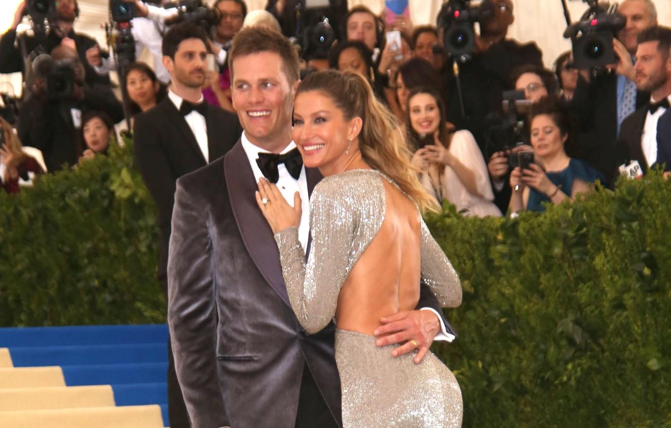 Social media left speculating as Antonio Brown posts photo in bed with  Gisele Bundchen lookalike
