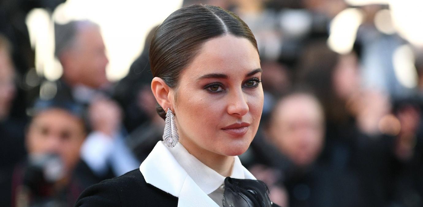 shailene woodley aaron rodgers ringless after split