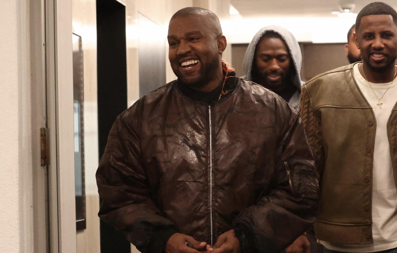 kanye west staffer texts requests recreational nitrous gas dentist