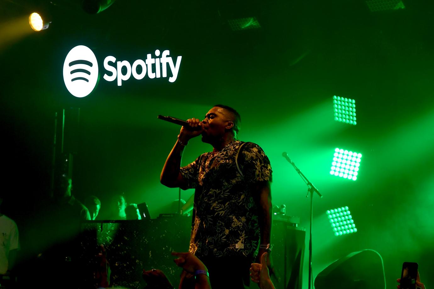 Nas On Stage Performed at Spotify Beach