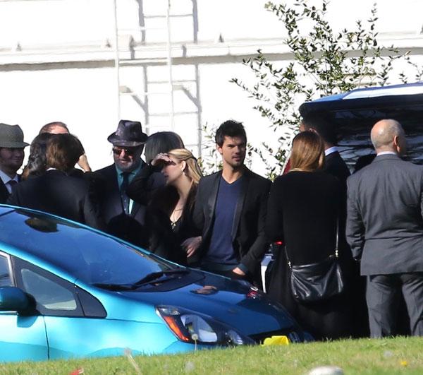 Carrie fisher debbie reynolds funeral photos 03