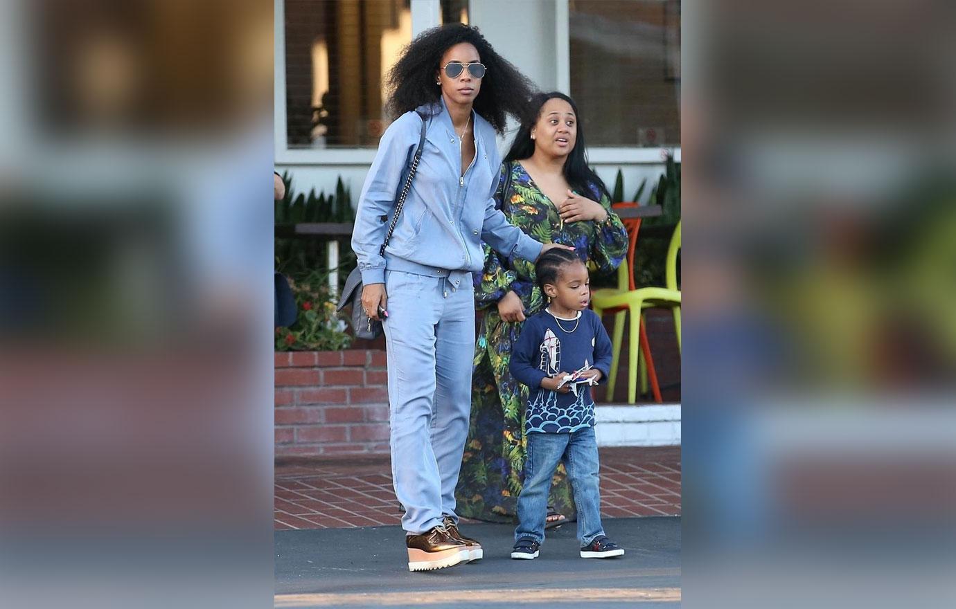 Kelly rowland teaches son cross street 6