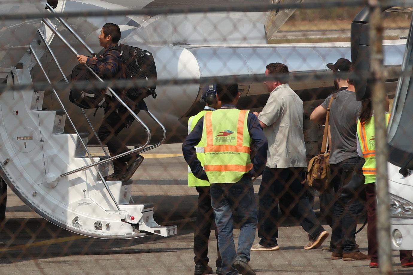 JOLIE Pitt Pax Maddox Plane 090317 Cambodia KL008 EXCL