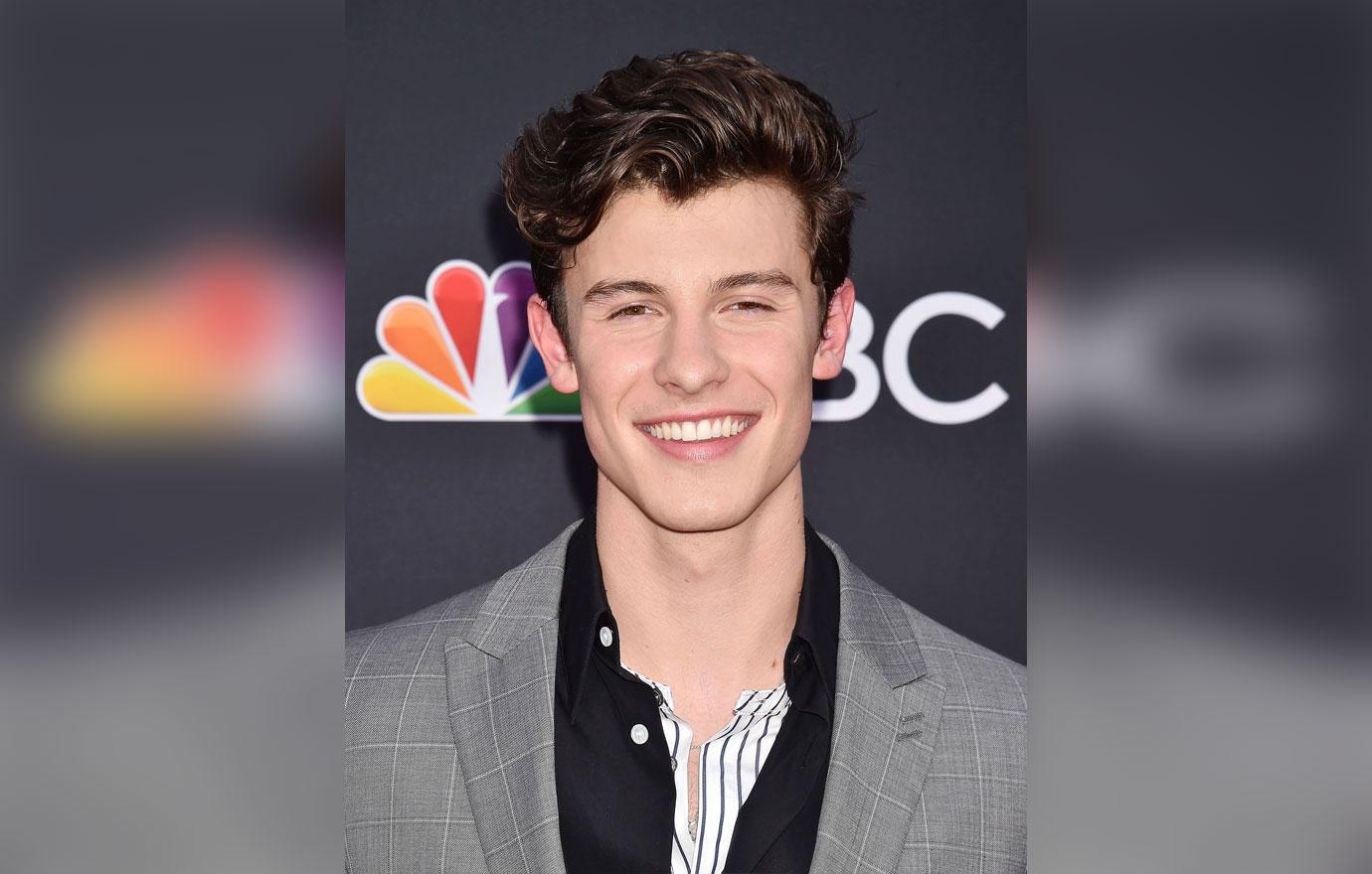 Shawn mendes at billboard awards