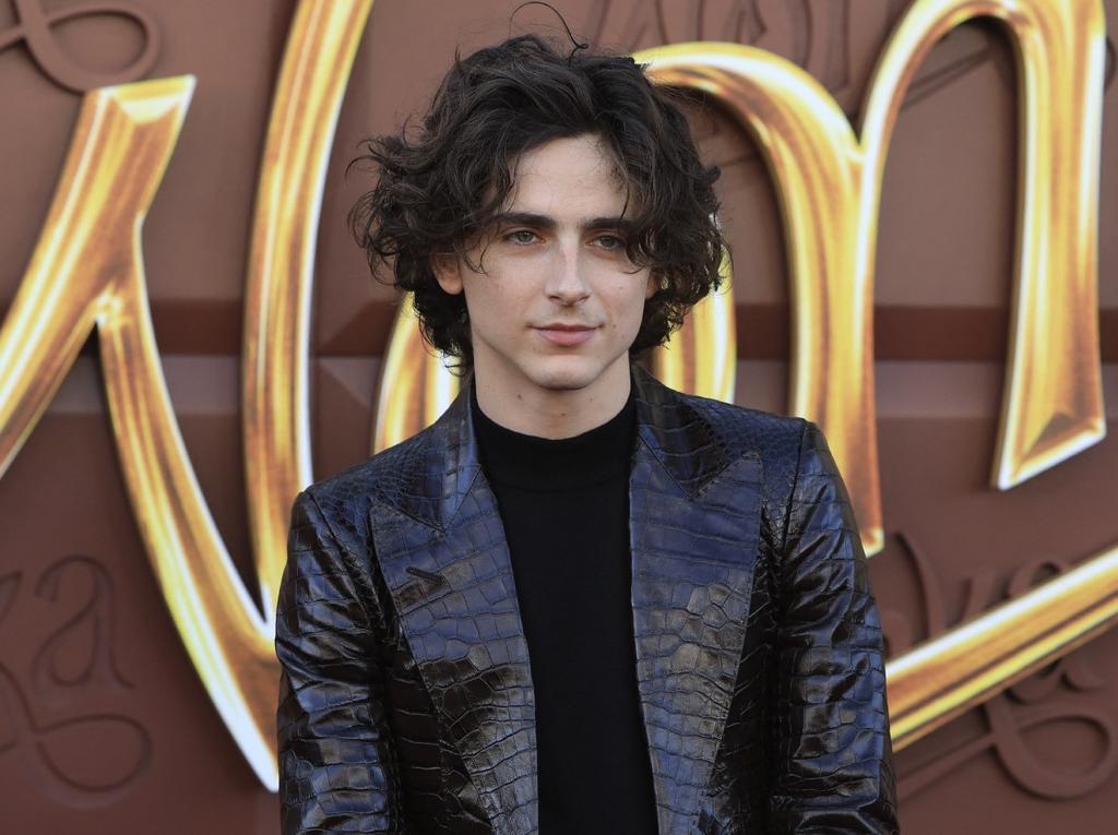 Timothee Chalamet & Kylie Jenner Kiss At 2024 Golden Globes: Watch