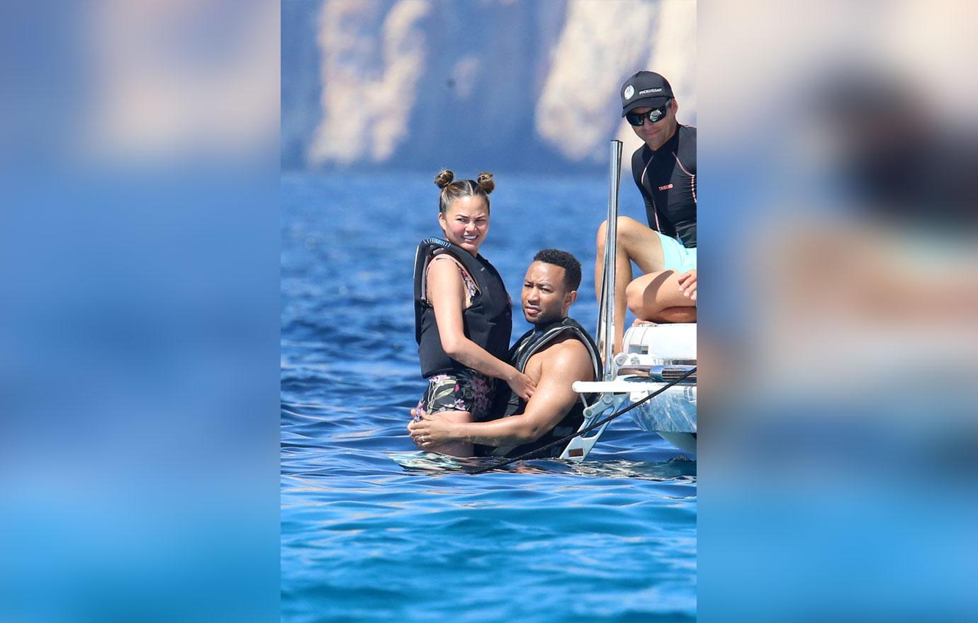 Chrissy teigen bikini body