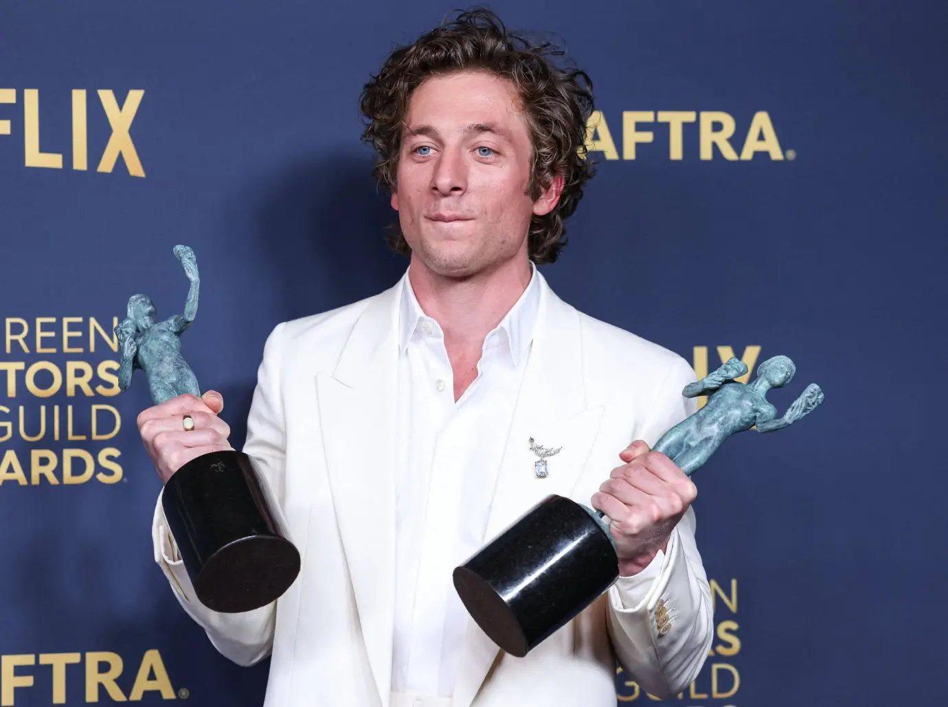 jeremy allen white molly gordon crushing before sparking romance rumors