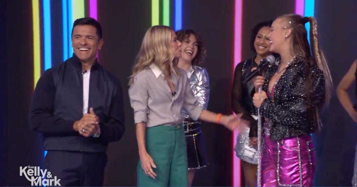jojo siwa performance live with kelly and mark video horrible
