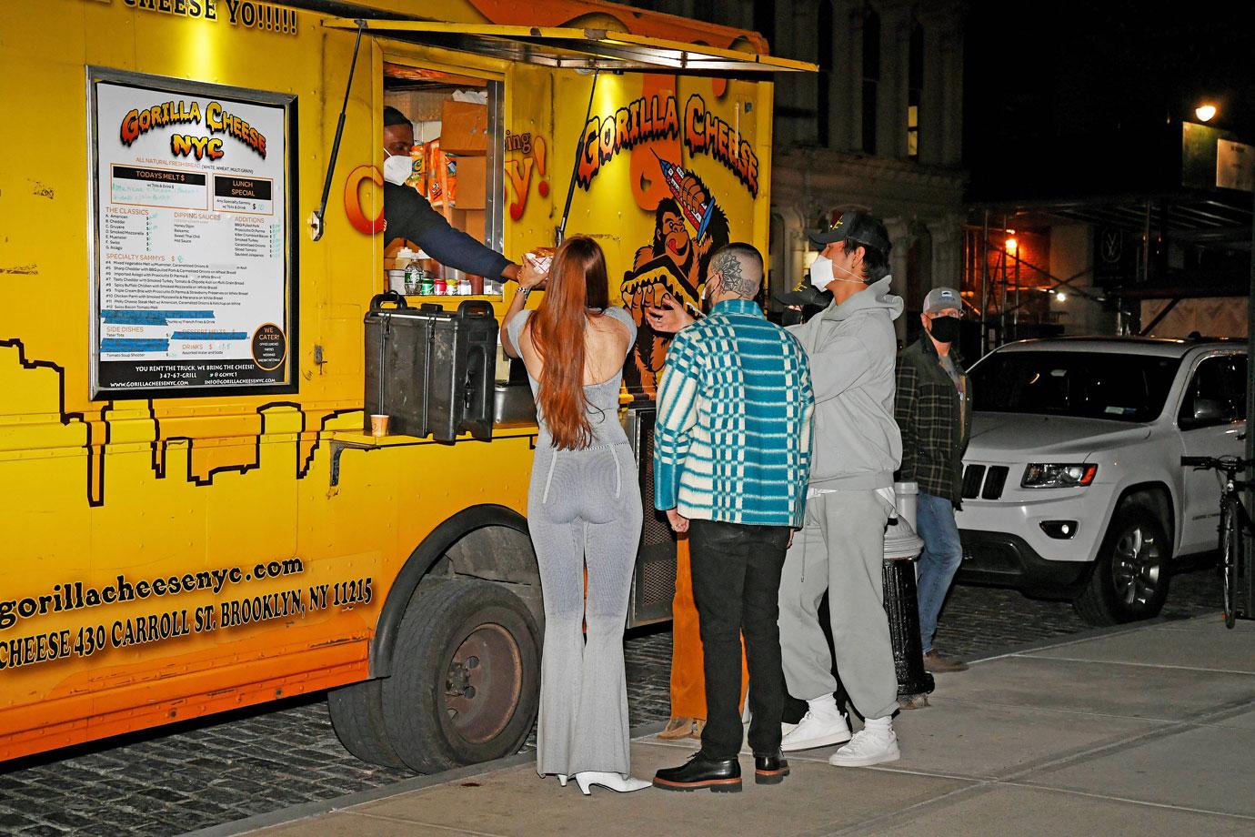 bella hadid gigi hadid zayn malik get some grilled cheese from a food truck for her birthday ok