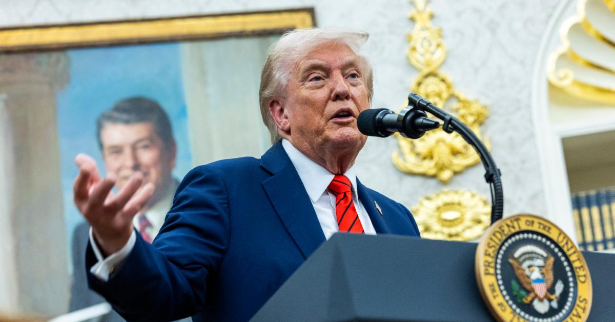 Image of Donald Trump was trolled for complaining about a bad photo of his hair.