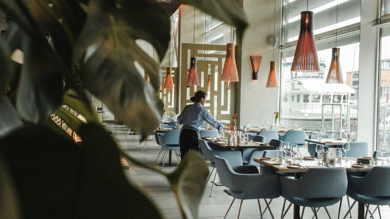 Image of Junior questioned general manager Erin after restaurant staff allegedly called police over the disputed bill.