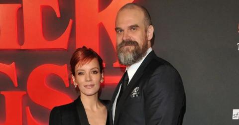 Photo of Lily Allen and David Harbour