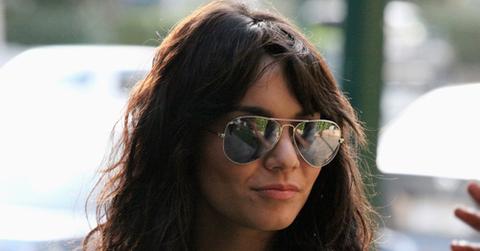 2009__08__full_vanessa_hudgens_4_wenn2541943.jpg