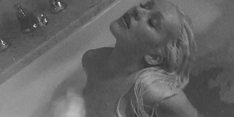 Christina aguilera poses naked bath instagram