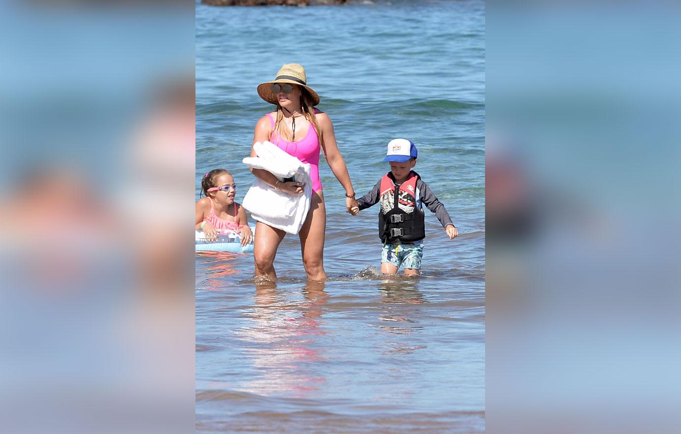 Hilary Duff Son Paddleboarding Photos 07