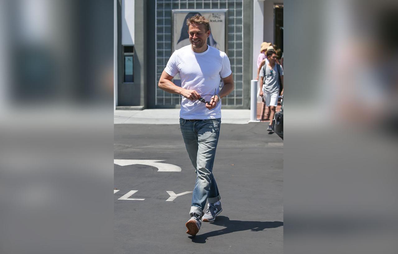 [PICS] Charlie Hunnam Is Sexy Even In A T-Shirt & Jeans