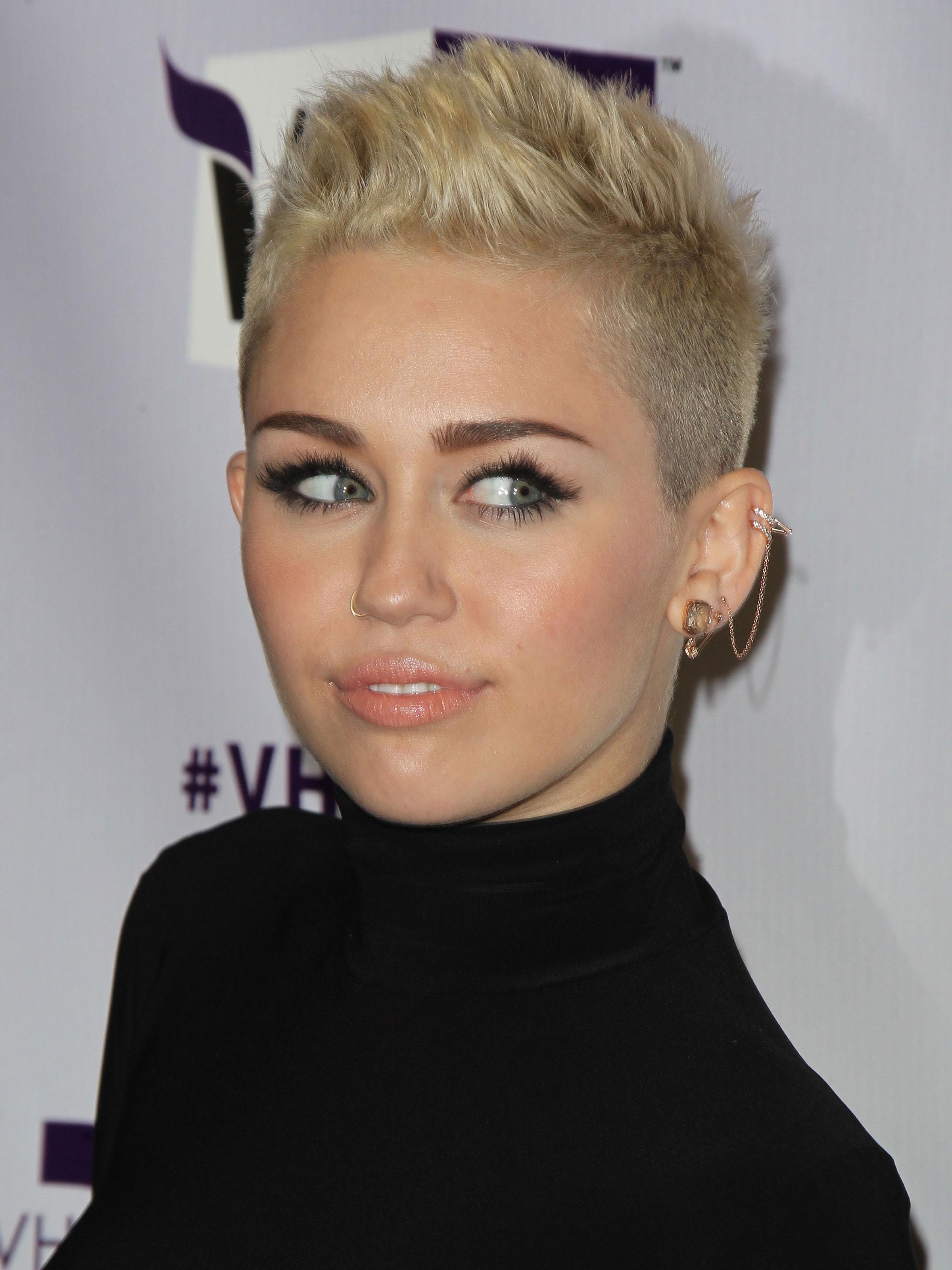 Video! Miley Cyrus Flaunts Her Bikini Bod on Vacay With Liam Hemsworth