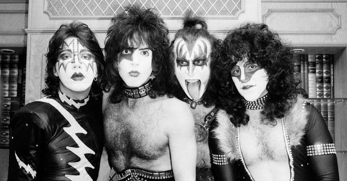 who was ace frehley kiss guitarist dead photos