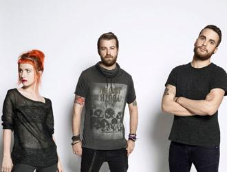 Ok_041013 paramore live stream album main.jpg